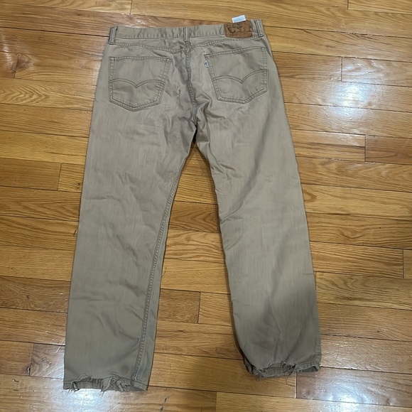 Levi’s Distressed beige loose fit jeans - Picture 3 of 3